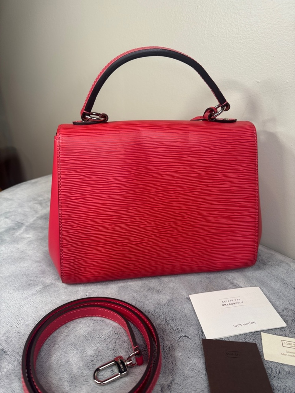 Louis Vuitton Cluny BB Pink Epi Leather + Strap - Picture 3 of 16